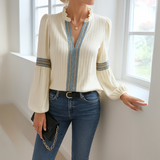 Petra™ | Čipkana bluzica s V izrezom