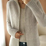 Mila - Pulover od pletiva breskvastih boja sa rajsferšlusom i V-izrezom