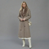 Elara | elegantan dugi kaput sa mekom krznenom kragnom