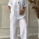 Dvodijelni set od pamuka i lana, ukrašen ležernim dugmadima